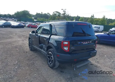 2022 Ford Bronco Sport Big Bend z USA, uszkodzony, nr VIN 3FMCR9B62NRD03597